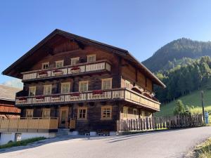 Bauernhaus Oberlohr Kals am Groglockner Gruppenhaus am Grossglockner